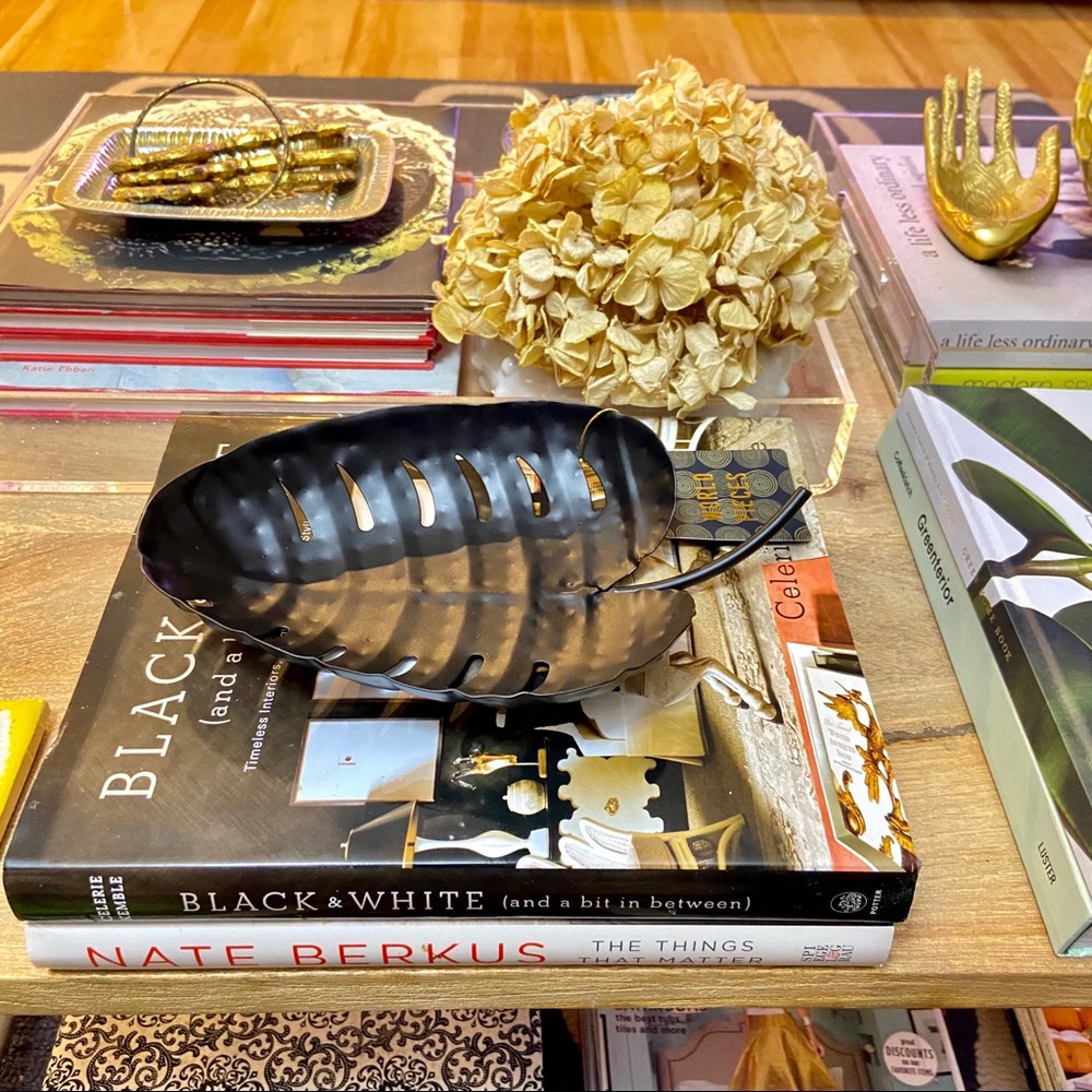 Monstera Black Metal Decorative Tray Catchall